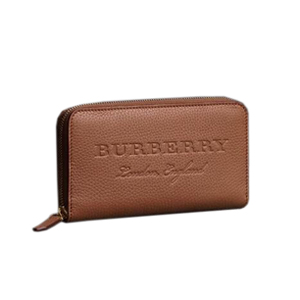 [스페셜오더]BURBERRY-40596661 버버리 브라운 엠보싱 가죽 지퍼라운드 지갑