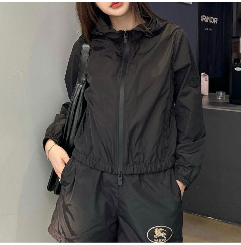 BURBERRY-04221 버버리 여성용 자외선 차단 라이트 나일론 후드 재킷